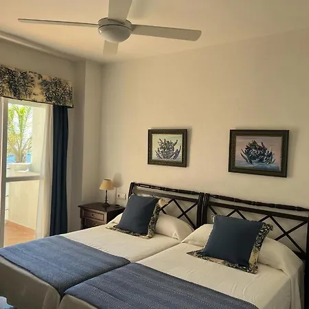 Lyrioshomes Precioso Puerto De Estepona