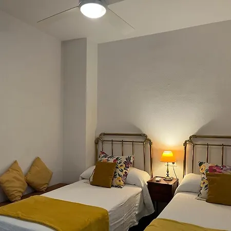 Lyrioshomes Precioso Puerto De Estepona